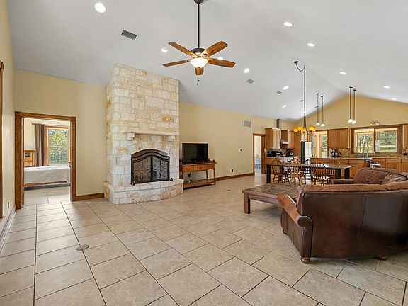 3rd image of 1282 Vintage Oaks Dr