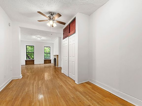 3rd image of 447 W 48th St