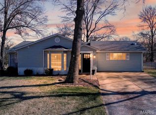 222 Dale Ct, Ballwin, MO 63011