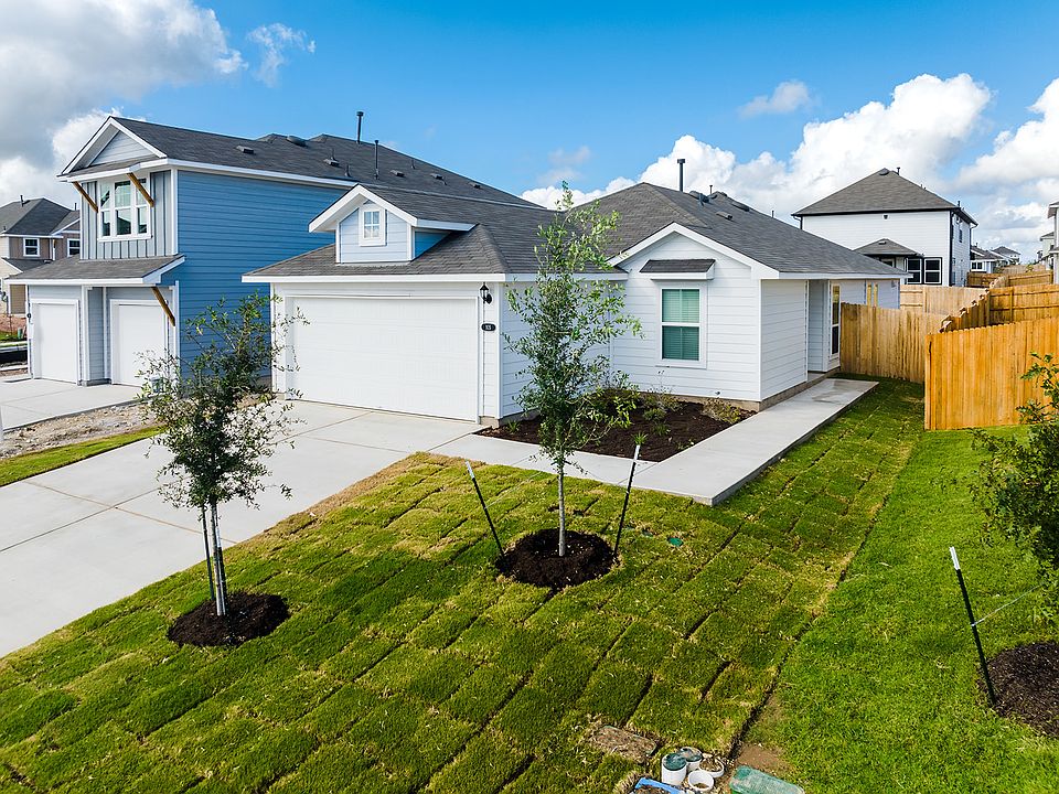 1st image of 105 Crescent St