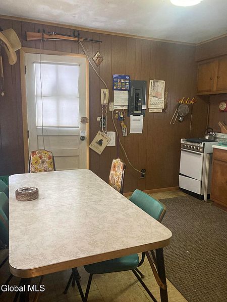 5th image of 856 Olmstedville Road