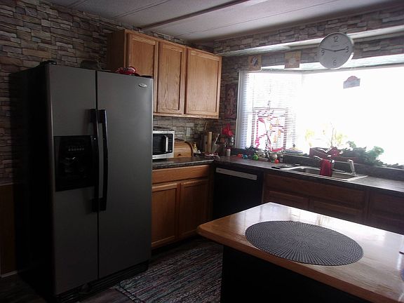 3rd image of 229 Linden St