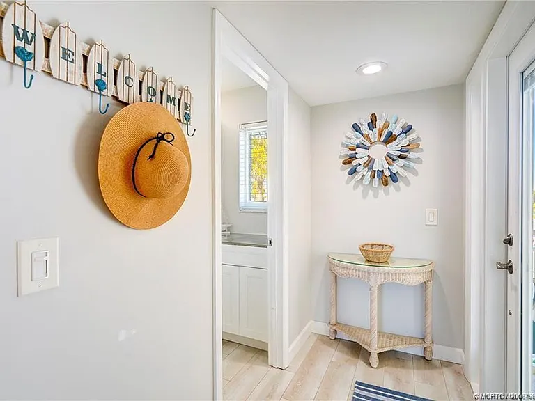 5602 NE Gulfstream Way — Photo 10