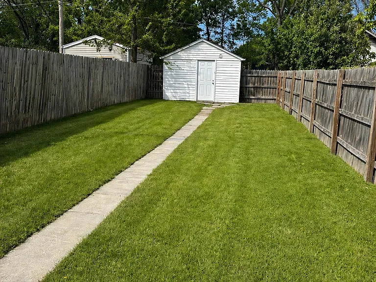 1378 E Fulton St — Photo 11
