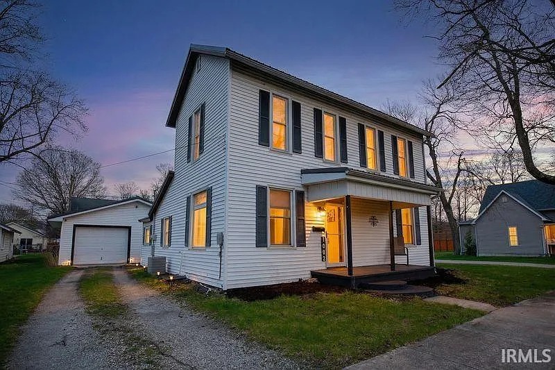 1002 Franklin St photo 1