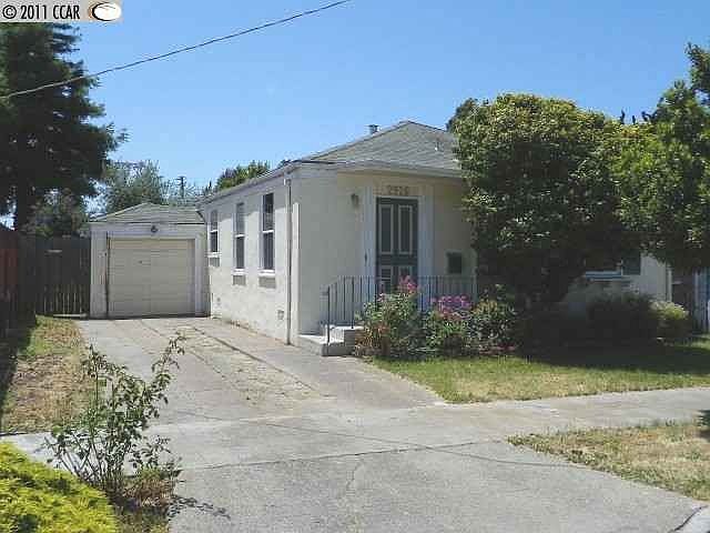 1st image of 2926 Moran Ave