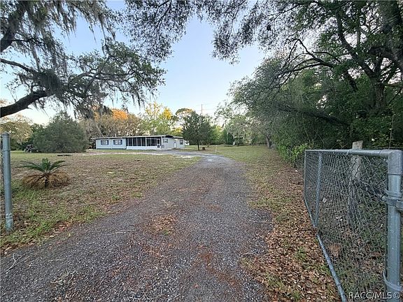 3rd image of 4880 N Highland Park Dr