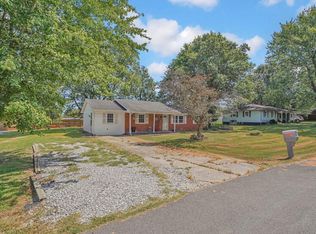 2005 Pinewood Ln, Madisonville, KY 42431