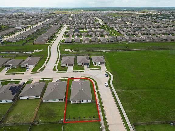 2nd image of 707 Silver Kettle Dr