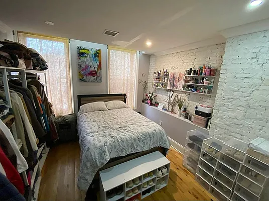 Rented by Aron Fried, LREB | media 5