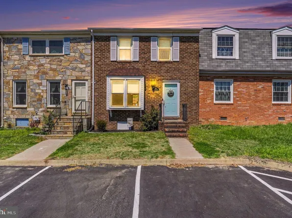 1717 Meadow Dr, Fredericksburg, VA 22405