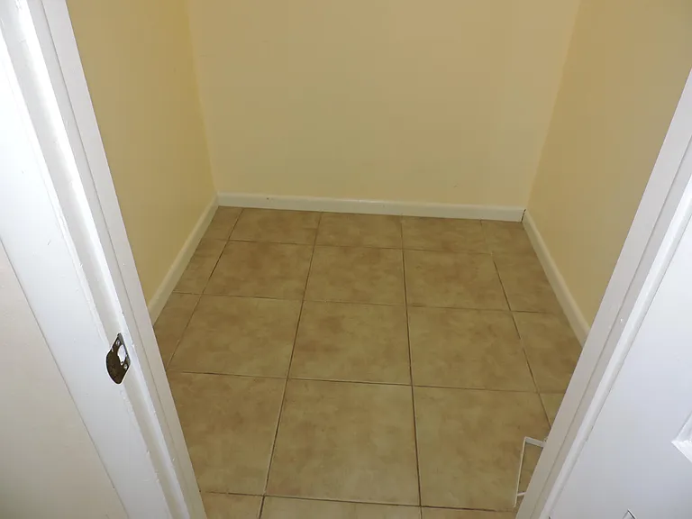 8599 Crater Ter — Photo 10