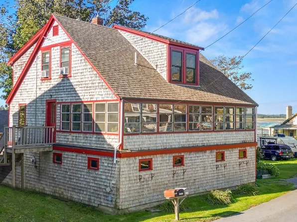 9 Middle Rd, Essex, MA 01929