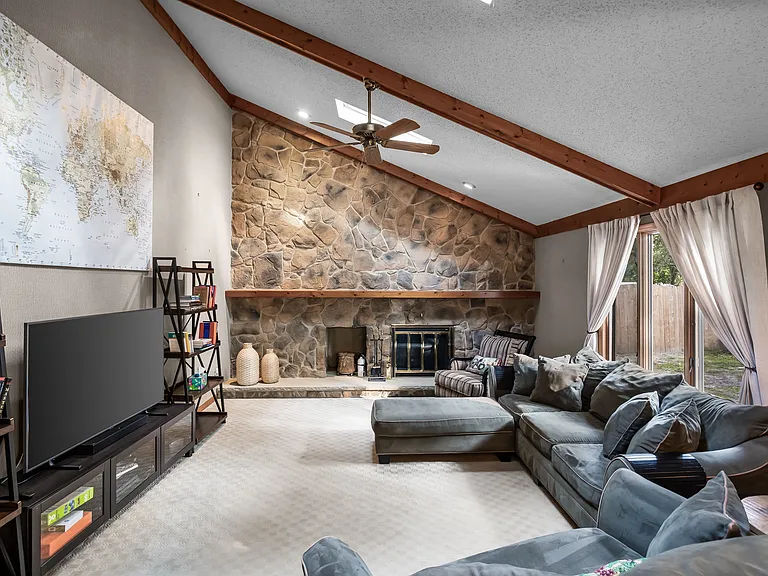 64 Lady Diana Cir — Photo 15
