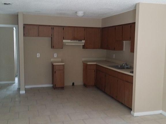 4th image of 8302 N Mulberry St APT A