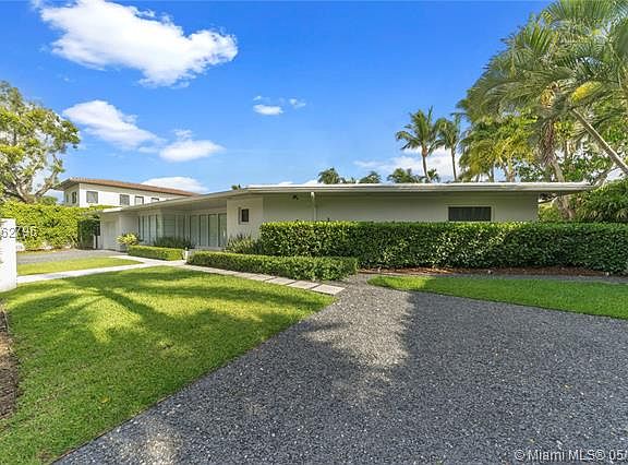 4th image of 1125 S Alhambra Cir