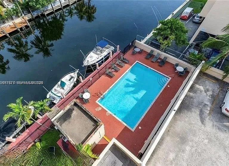 2903 N Miami Beach Blvd #906 — Photo 2