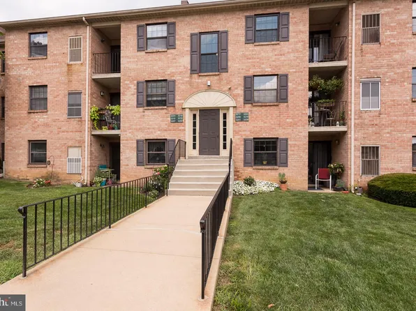 3218 Valley Dr, West Chester, PA 19382