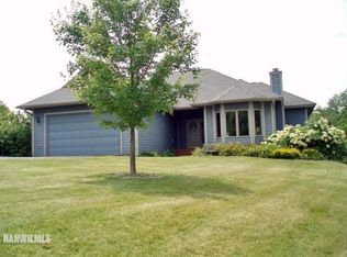 8 Sugarcreek Trl, Galena, IL 61036