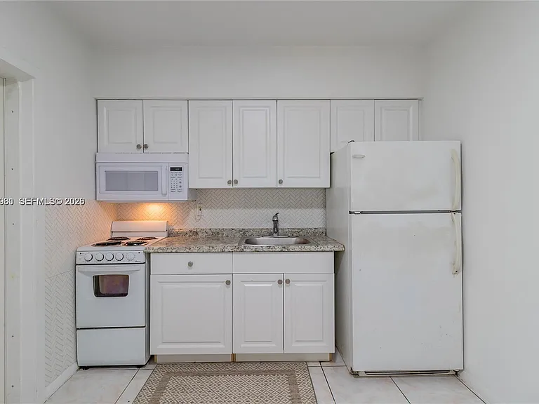 424 NE 64th St #2 — Photo 7