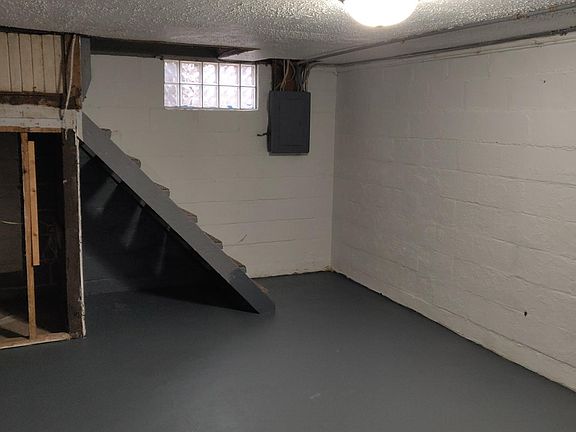 5th image of 1739 E 52nd St