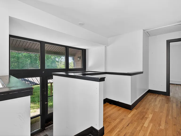40 Felter Hill Rd — Photo 17