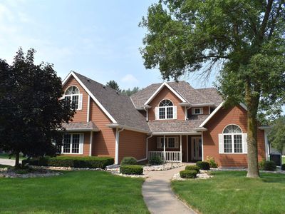 445 N Royal Troon Dr, Dakota Dunes, SD, 57049