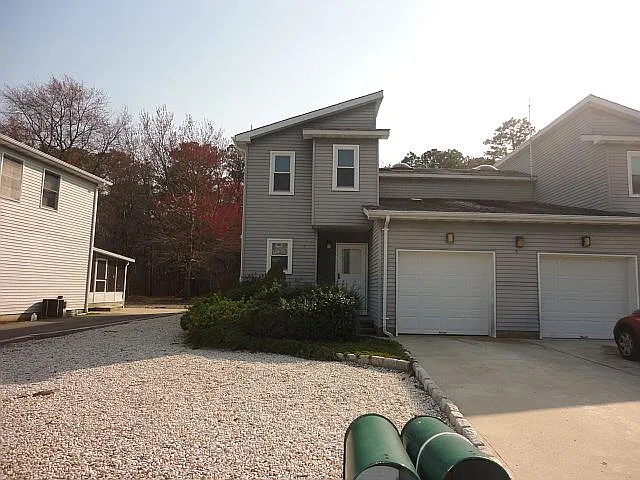 5 Emerald Dr #A — Photo 1