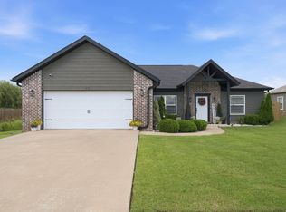 703 Teri Dr, Siloam Springs, AR 72761