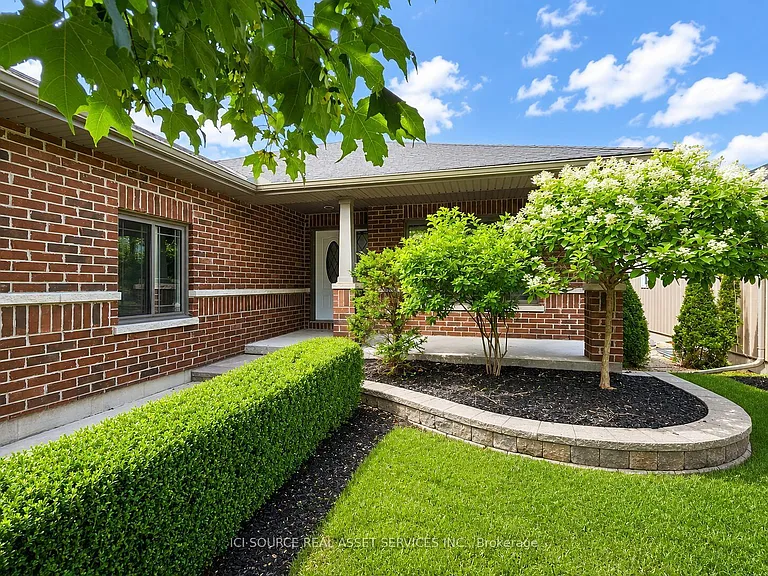 6 Aspen Dr #1 — Photo 2
