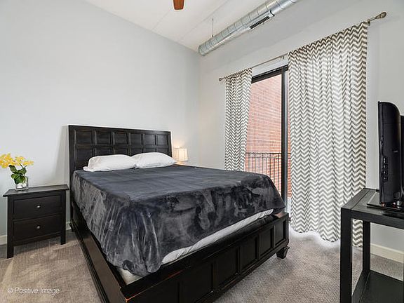 3rd image of 3125 W Fullerton Ave APT 317