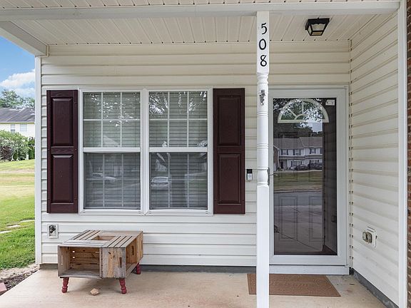 3rd image of 508 Summer Breeze Dr