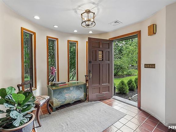 3rd image of 310 Cedar Ln