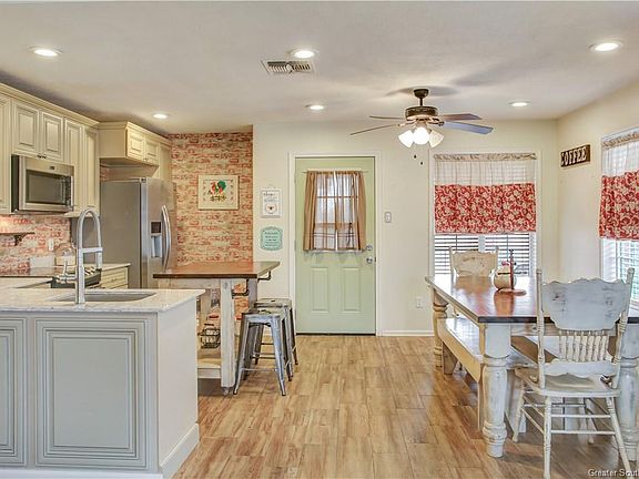 5th image of 1824 N Tallowood Dr