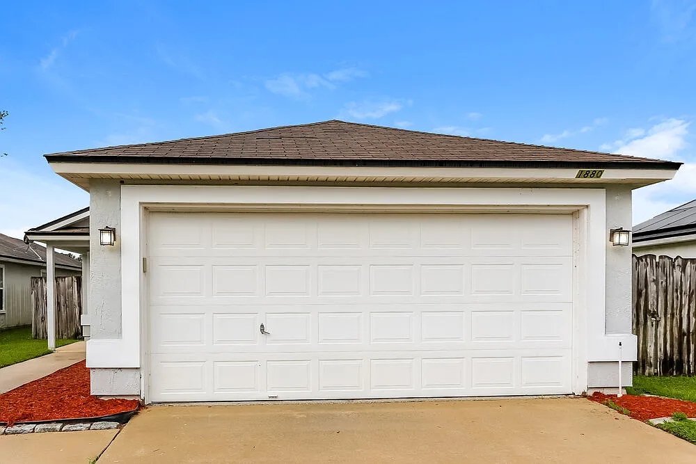 3 bed, 2.0 bath, 1316 sqft, $1,930 — Photo 1