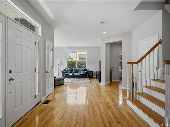 3rd image of 236 Buttonwood Way