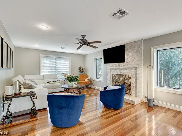 7001 Alamitos Cir — Photo 12