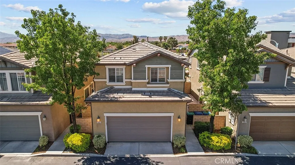 4 bed, 2043 sqft, $3,299 — Photo 1