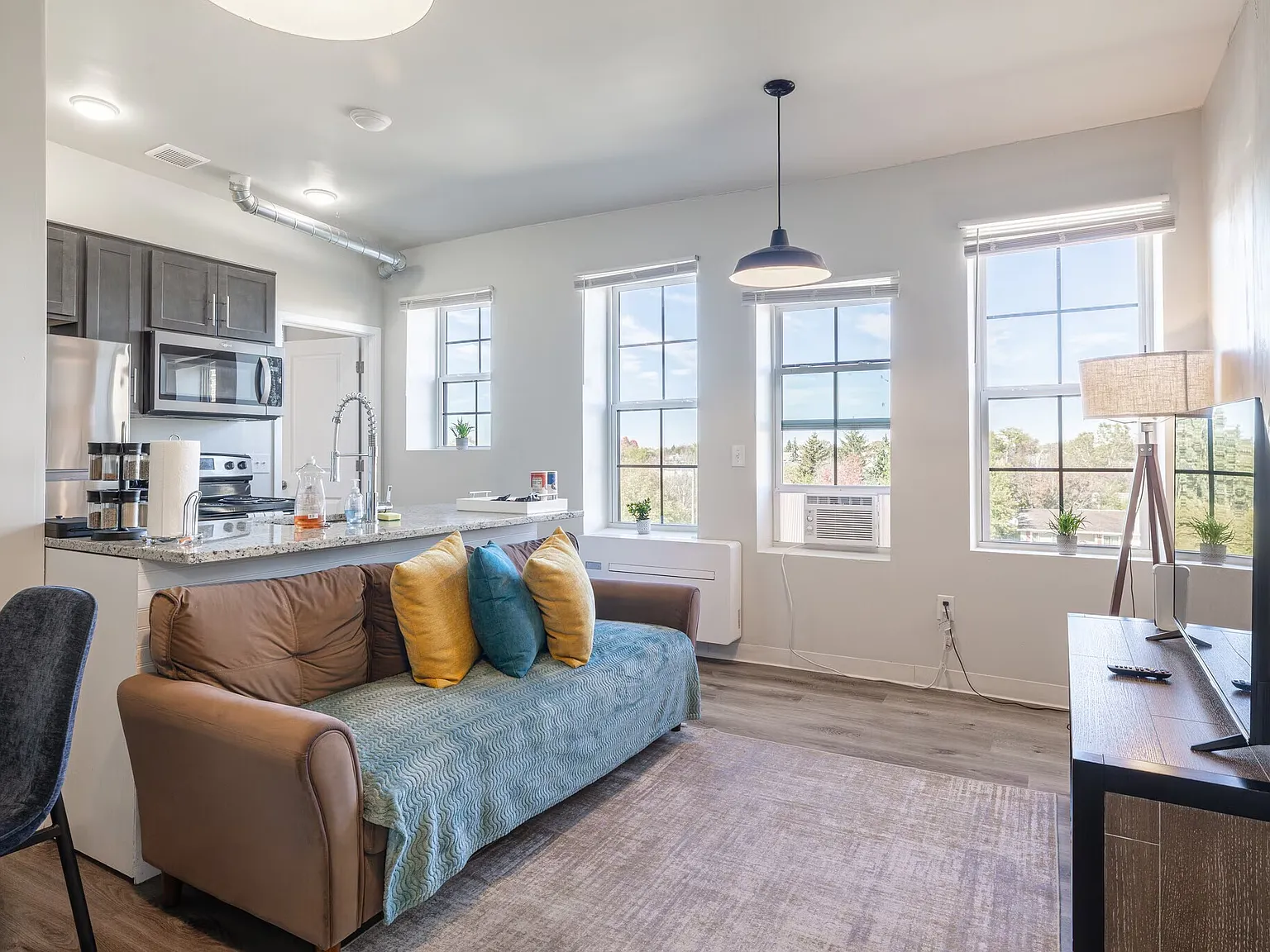 Bethune Lofts — Photo 4