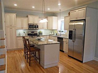 102 Fairhaven Rd APT 5, Mattapoisett, MA 02739