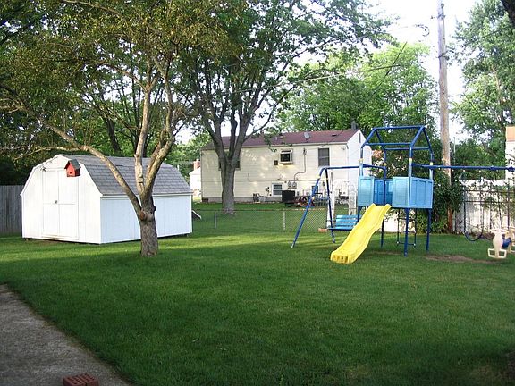 2nd image of 808 McGraw Ct