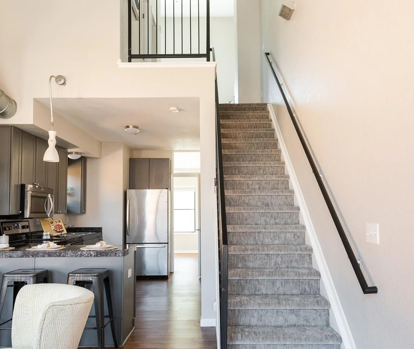 2 bed, 1.5 bath, 1100 sqft, $2,500 — Photo 4