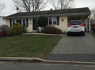 10 Cypress Dr, Parlin, NJ 08859