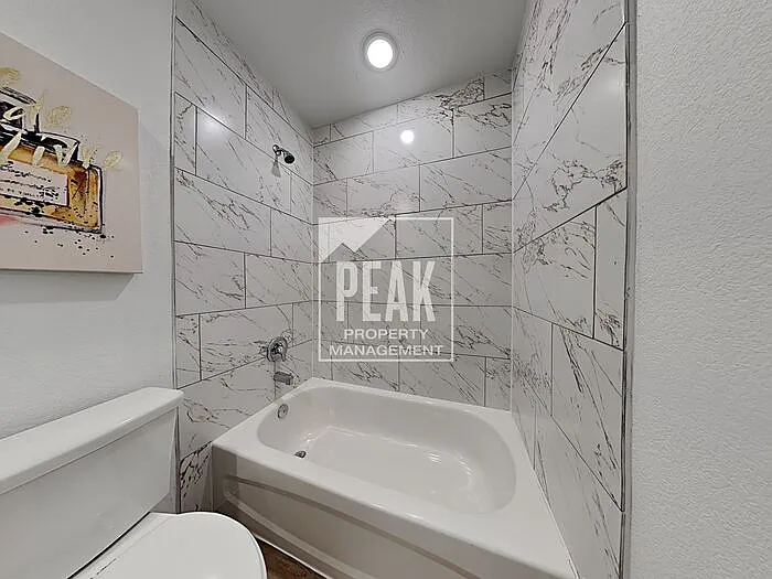 404 Briarwood Ln — Photo 9