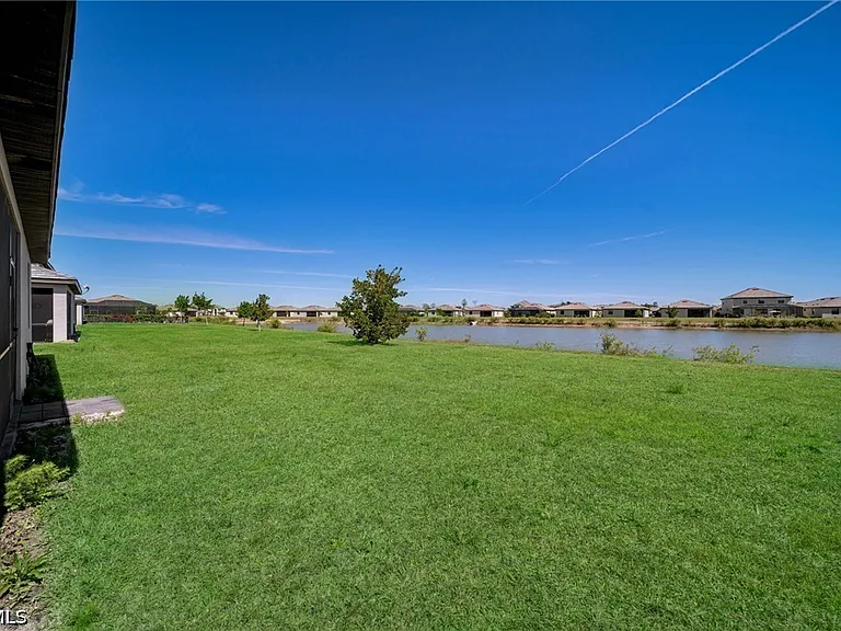 13846 Pine Lodge Ln — Photo 3