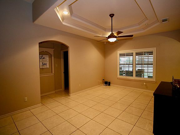 4th image of 2251 Villa Cir