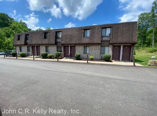 400 Kellywood Mnr #402, New Kensington, PA 15068