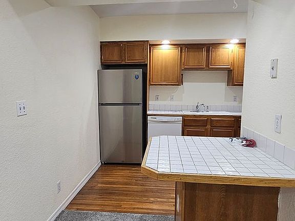 4th image of 1530 E 14th St APT 10