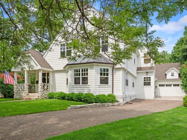 231 2nd St, Excelsior, MN 55331