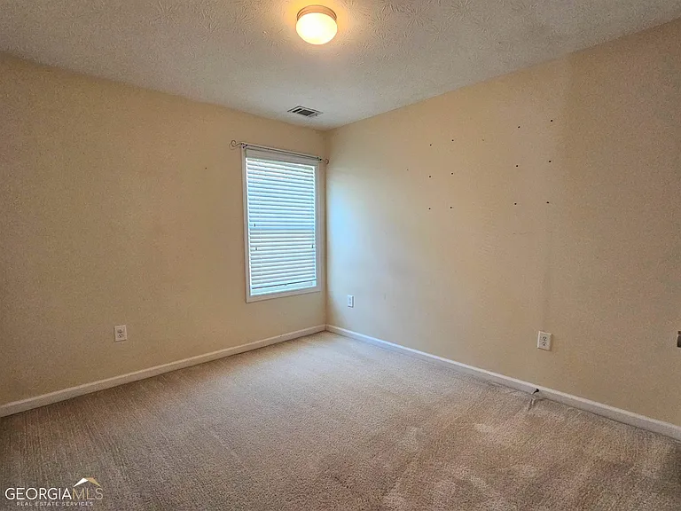 45 Manchester Ln — Photo 14